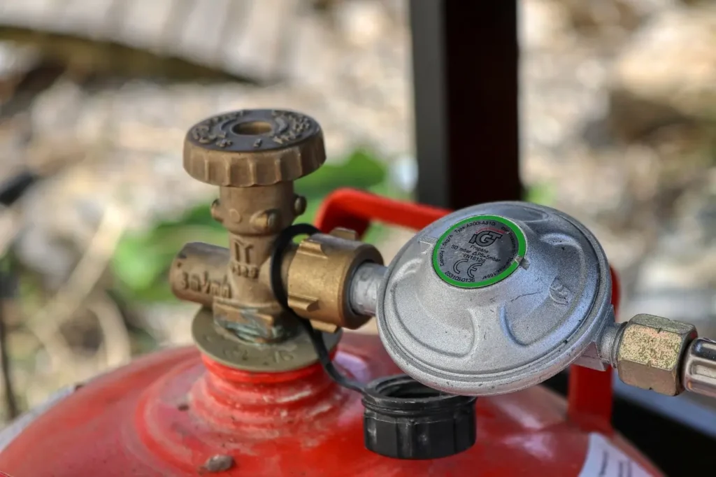 Gasflaschenanlage im Mobilheim angeschlossen an 11 kg Gasflasche